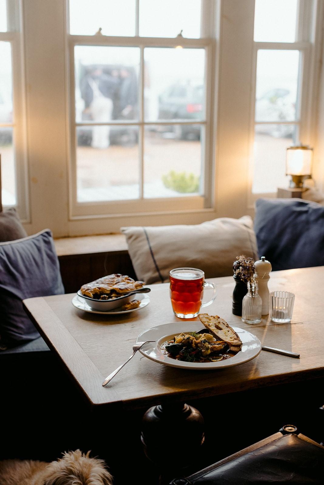 Zetland-Arms-table-food-drink.jpg